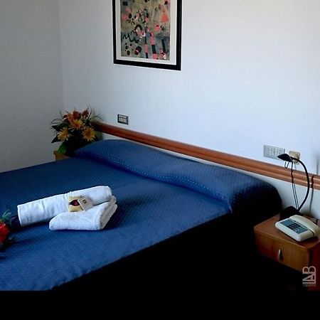 Hotel Grand Meeting Rimini Bagian luar foto