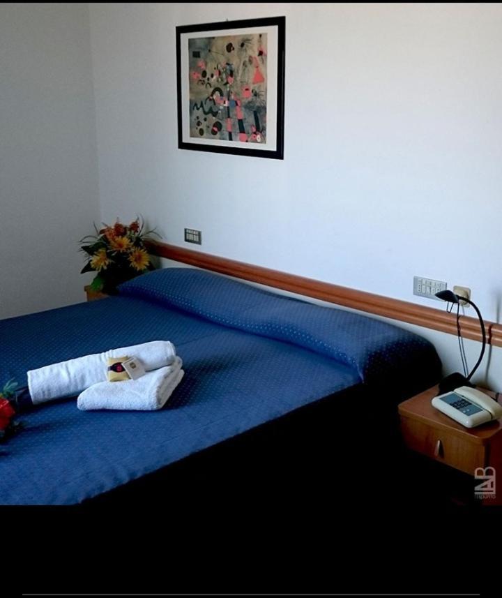 Hotel Grand Meeting Rimini Bagian luar foto
