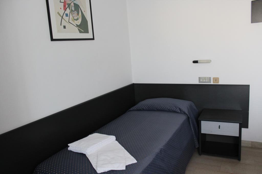 Hotel Grand Meeting Rimini Bagian luar foto