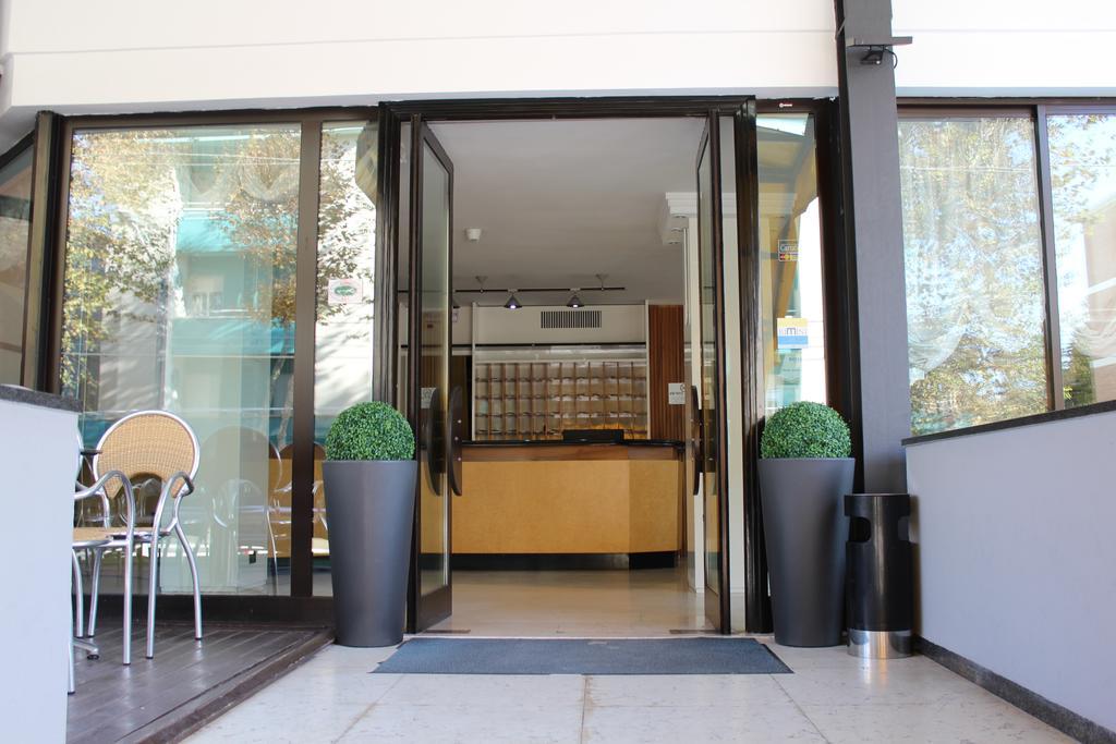 Hotel Grand Meeting Rimini Bagian luar foto