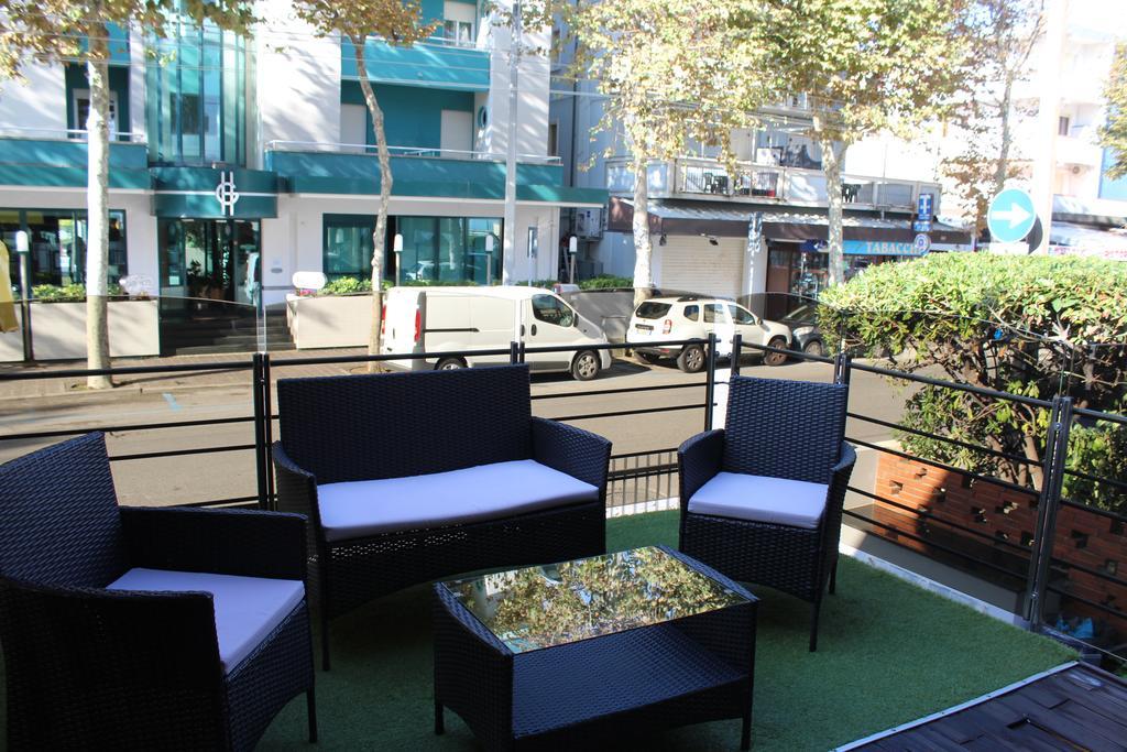 Hotel Grand Meeting Rimini Bagian luar foto