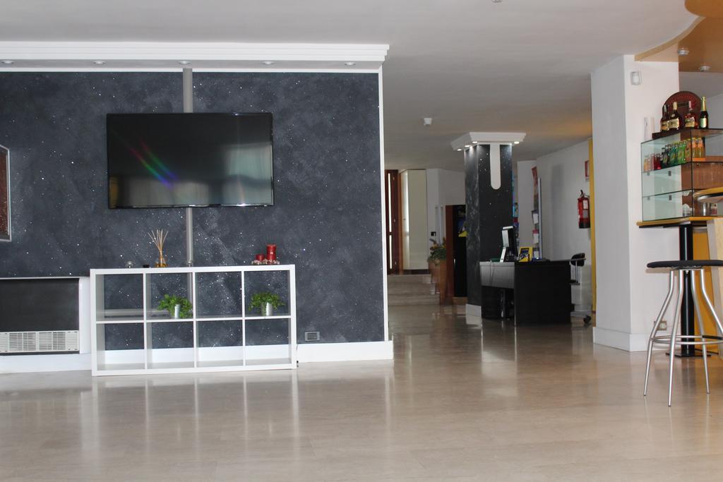 Hotel Grand Meeting Rimini Bagian luar foto