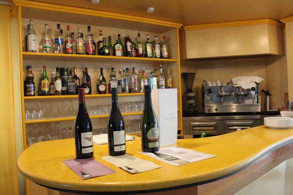 Hotel Grand Meeting Rimini Bagian luar foto